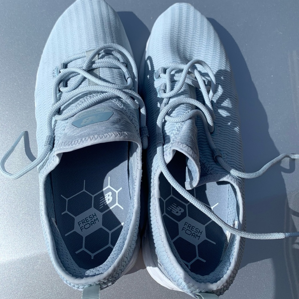New Balance Women’s sneakers never worn!